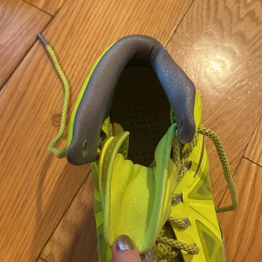 Nike Lebron X VOLT basketball Sneakers yellow gray sz 8.5 - Picture 10 of 16